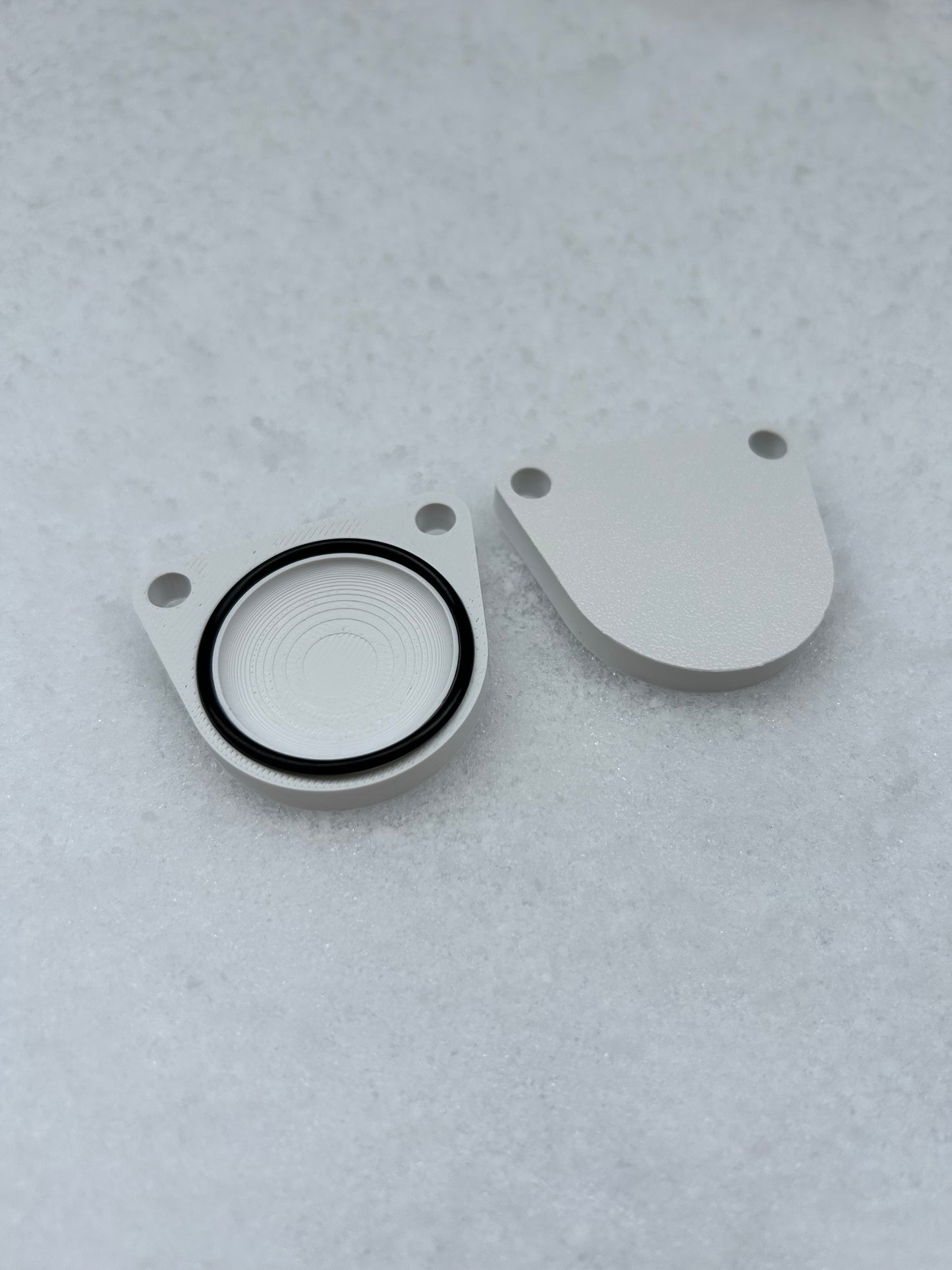 ShredTag - Snowboard AirTag Mount